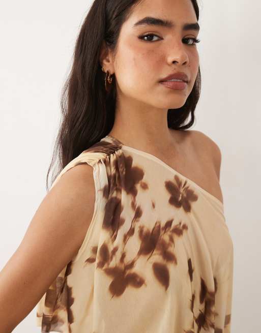 ASOS DESIGN – Asymmetrisches Cape-Oberteil aus Stretch-Chiffon in Braun mit Blumenmuster, 3 von 4