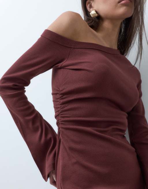 ASOS DESIGN – Asymmetrisches, geripptes Minikleid aus Baumwolle in Schokobraun, 4 von 5