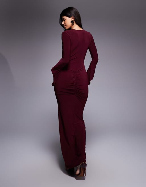 ASOS DESIGN – Asymmetrisches Maxikleid in Burgunderrot mit Engelsärmeln, 2 von 4