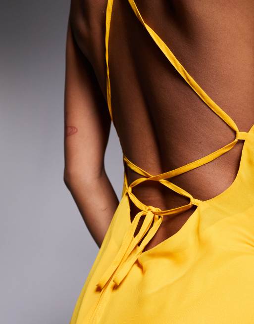 ASOS DESIGN – Asymmetrisches Maxikleid in Senfgelb mit hinten überkreuzten Riemchen, 3 von 4