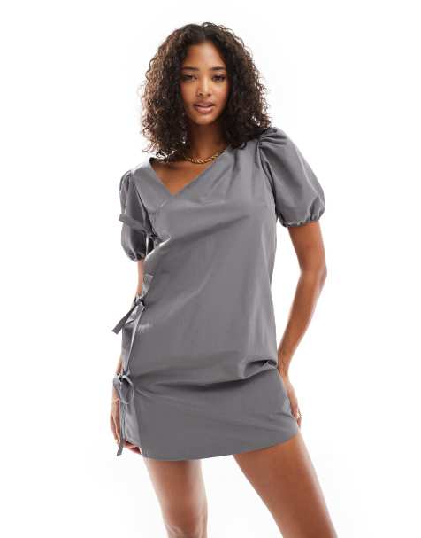 ASOS DESIGN – Asymmetrisches Minikleid in Schokobraun mit seitlichem Bindedetail - view 1