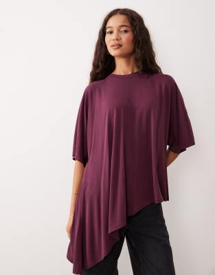 ASOS DESIGN - Asymmetrisches Modal-Oberteil in Burgunderrot mit locker fallendem Saum