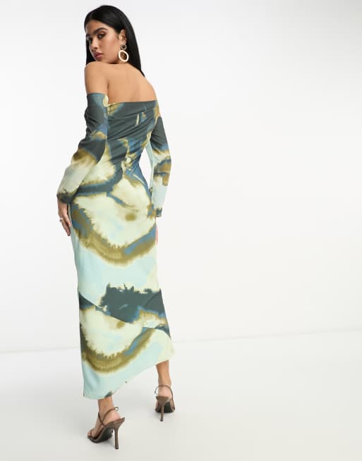 ASOS DESIGN – Asymmetrisches, schulterfreies Maxikleid mit Ausbrenner-Print, 4 von 4