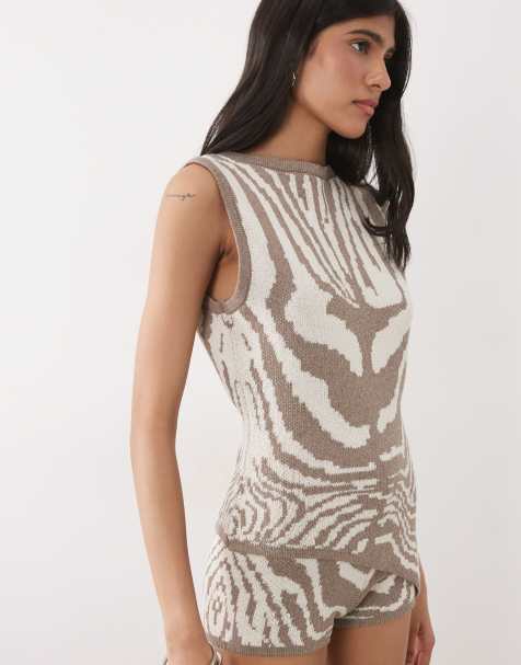 ASOS DESIGN – Asymmetrisches Strick-Oberteil mit Zebramuster in Braun, Kombiteil - view 1