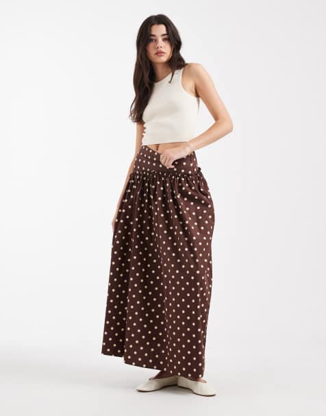 ASOS DESIGN - Asymmetrisk maxinederdel med sænket talje og polkaprikker - view 1