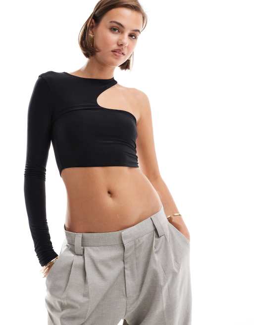 ASOS DESIGN - Asymmetrisk top med udskæring og enkelt, langt ærme i sort
