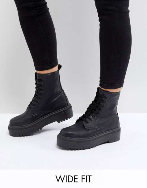 ASOS DESIGN – Attitude – Ankle-Boots zum Schnüren mit dicker Sohle, weite Passform