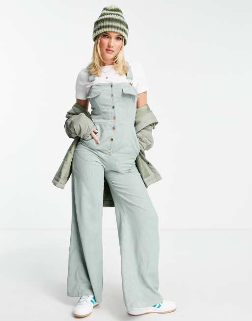 ASOS DESIGN – Ausgestellte Cord-Latzhose in Salbeigrün mit Knopfleiste, 3 von 4