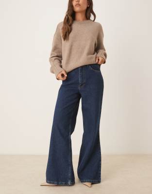 ASOS DESIGN - Ausgestellte Jeans in Indigoblau mit weitem Bein und hohem Bund