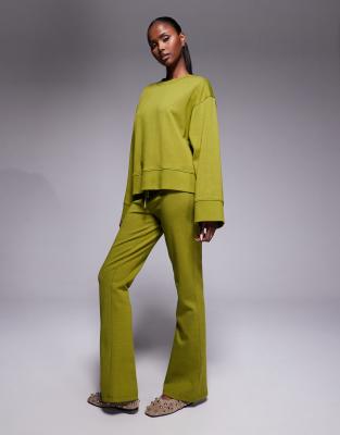 ASOS DESIGN - Ausgestellte Jogginghose aus Interlock-Stoff in Olivgrün, Kombiteil-Keine Farbe