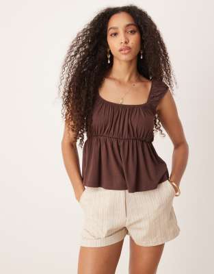 ASOS DESIGN - Ausgestelltes Babydoll-Oberteil im Milchmädchen-Stil in Braun