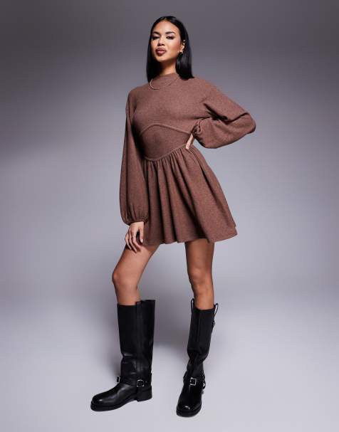 ASOS DESIGN – Ausgestelltes, hochgeschlossenes Minikleid in Schokobraun - view 1