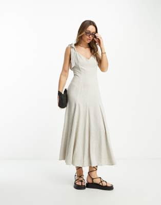 ASOS DESIGN - Ausgestelltes Maxi-Sommerkleid aus Leinen in Natur mit gebundenen Trägern und Godet-Details-Neutral