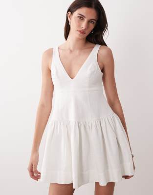 Ausgestelltes Mini-Sommerkleid in Weiß mit V-Ausschnitt Weiß 46