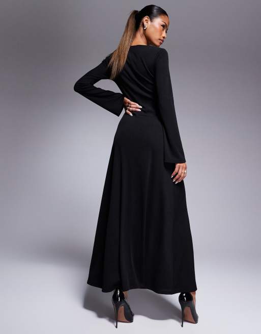 ASOS DESIGN Ausgestelltes weiches Maxikleid in geripptem Schwarz mit V Ausschnitt