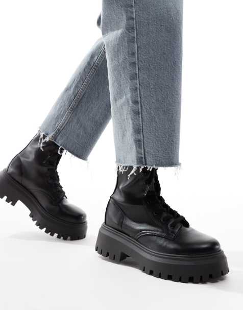 ASOS DESIGN – Ava – Czarne sznurowane płaskie botki - view 1