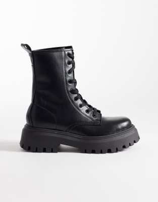 ASOS DESIGN - Ava - Flache Schnürstiefel in Schwarz, weite Passform