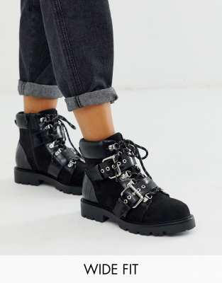 ASOS DESIGN - Avenue - Schwarze Wanderstiefel, weite Passform