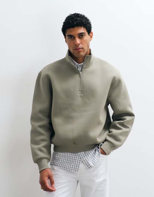 ASOS DESIGN avslappnad boxig tröja med ståkrage och halv dragkedja i scuba-liknande tyg i khaki, 2 av 5