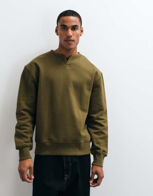 ASOS DESIGN avslappnad premium kraftig tröja med skårad hals i khaki, 2 av 5