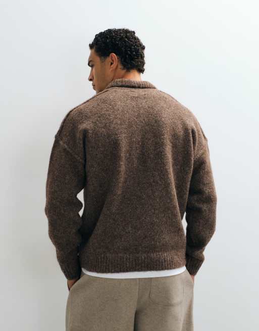 ASOS DESIGN avslappnad stickad tröja med synliga sömmar och notch-krage i brun, 4 av 5