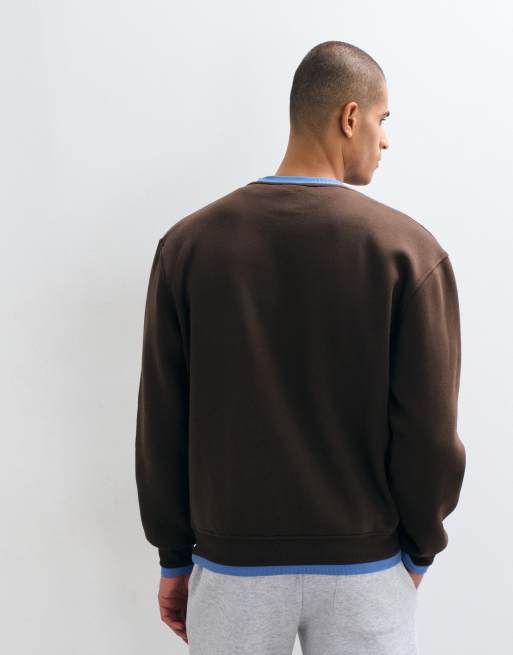 ASOS DESIGN avslappnad tröja med rund halsringning, kontrasterande krage och sömmar i brunt, 5 av 5