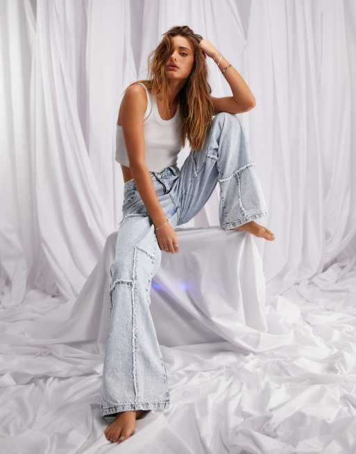 ASOS DESIGN – Avslappnade dad jeans i bomullsmix med fransig, lappad design - LBLUE