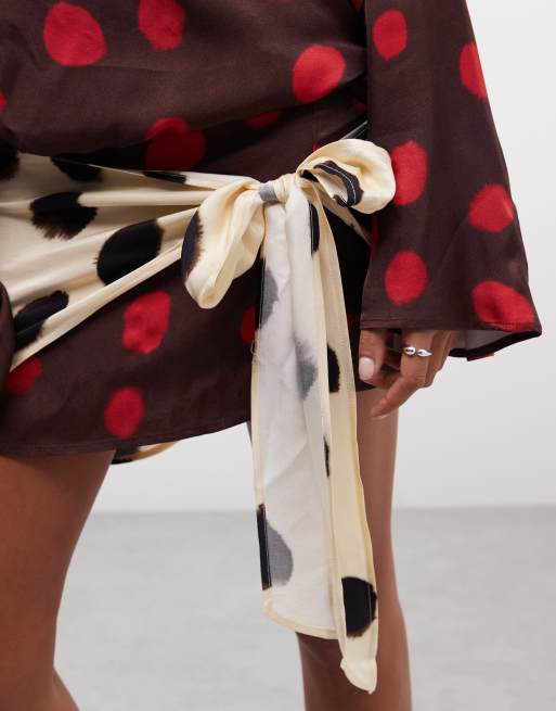 ASOS DESIGN axelbandslös blusad miniklänning, 3 av 4