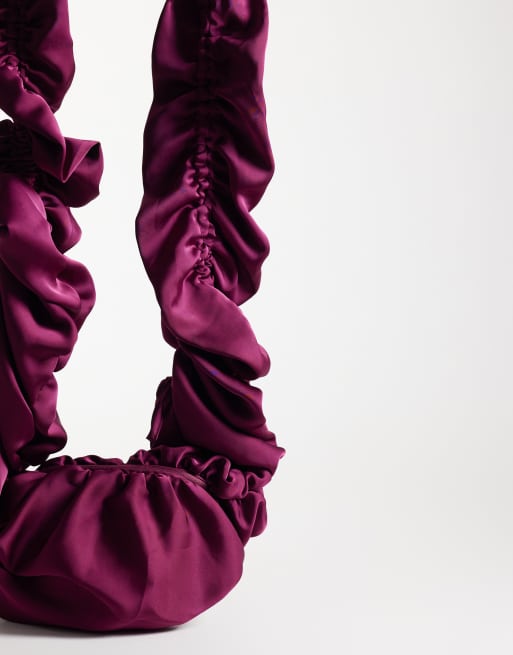 ASOS DESIGN axelväska i nylon med rynkad detalj i bärfärg, 4 av 4