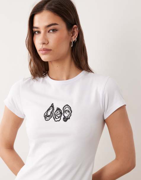 ASOS DESIGN - Baby T-shirt met geborduurde oester in wit - view 1