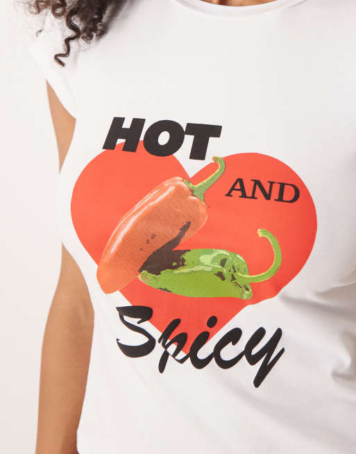 ASOS DESIGN - Baby T-shirt met 'Hot and Spicy'-chiliprint in ecru, 4 van 4