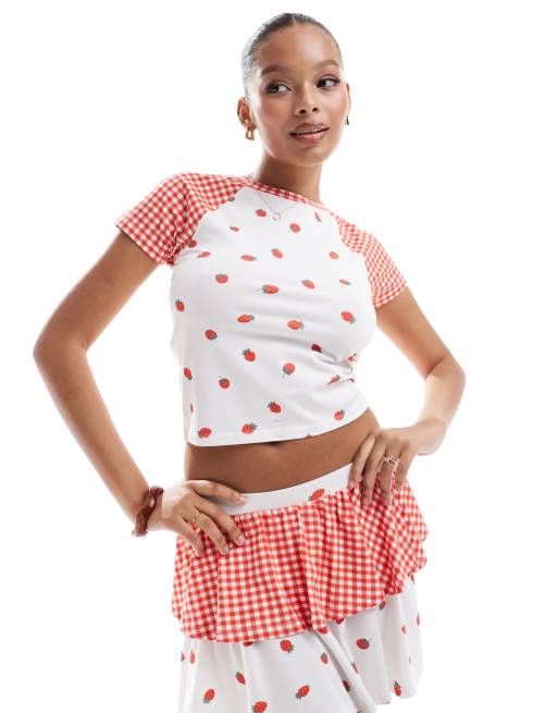 ASOS DESIGN - Baby-T-shirt met raglanmouwen en aardbeienprint