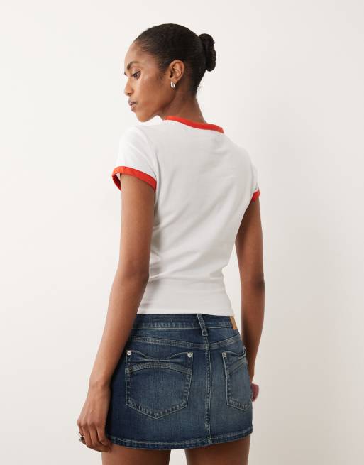ASOS DESIGN - Baby tee met gekleurd randje en hotelprint in wit en rood, 4 van 4