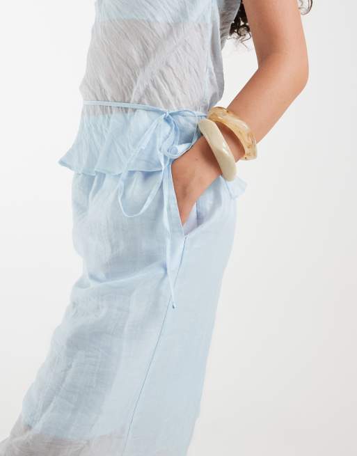 ASOS DESIGN - Babyblå gennemsigtig top med halterneck og bindebånd i taljen, 3 af 4