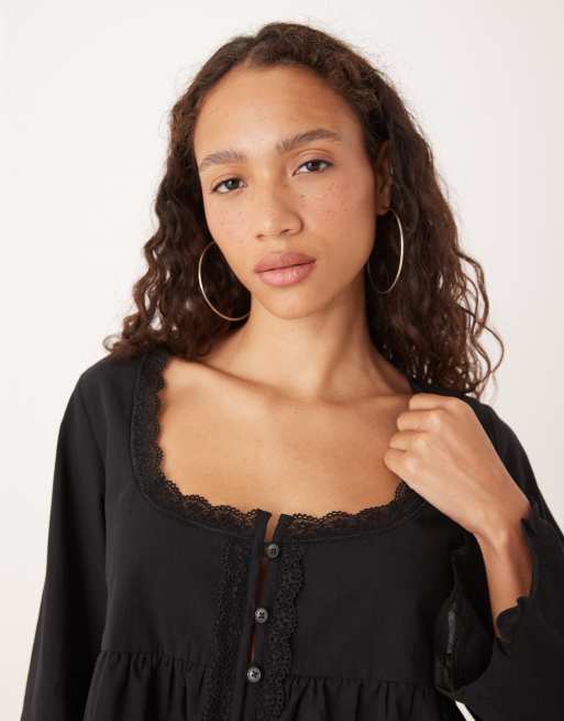 ASOS DESIGN – Babydoll-Bluse in Schwarz mit Spitzenborte, 3 von 4