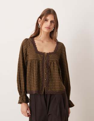 ASOS DESIGN - Babydoll-Oberteil mit Spitzenbesatz und gebürstetem Karomuster-Bunt