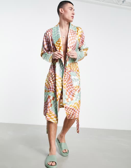 113 ASOS DESIGN – Gemusterter Lounge-Pyjama aus Satin mit Hemd und Shorts, 3 von 3