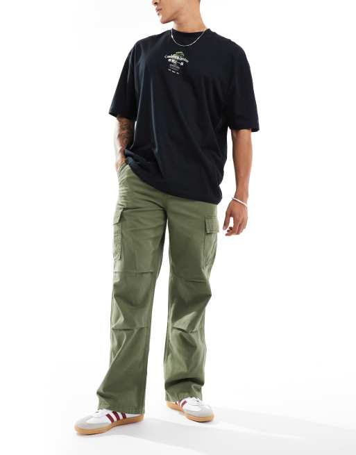 ASOS DESIGN baggy cargo pants with knee pleats in khaki , 4 of 5