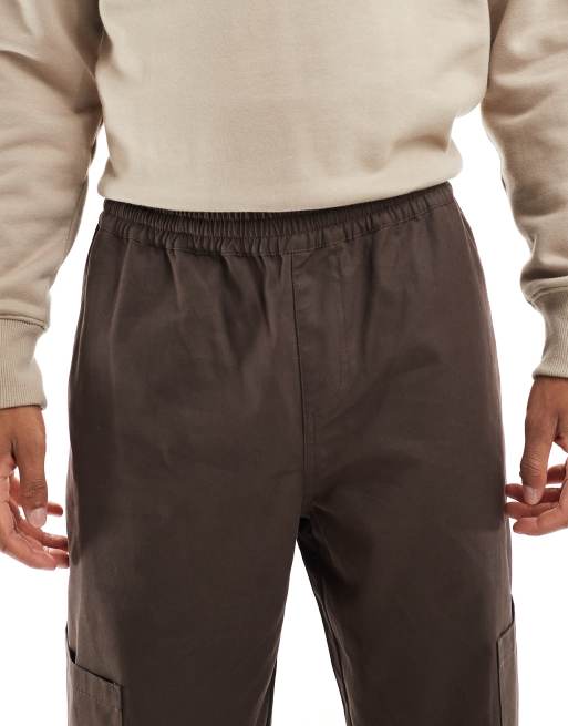 ASOS DESIGN – Baggy Cargohose in Brauns mit elastischem Bund, 4 von 5
