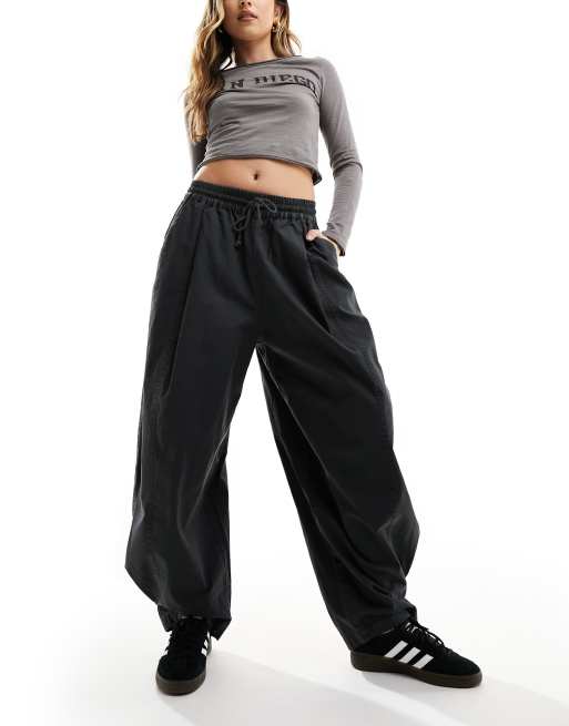 ASOS DESIGN – Baggy-Hose in verwaschenem Grau mit elastischem Bund und Bundfalten
