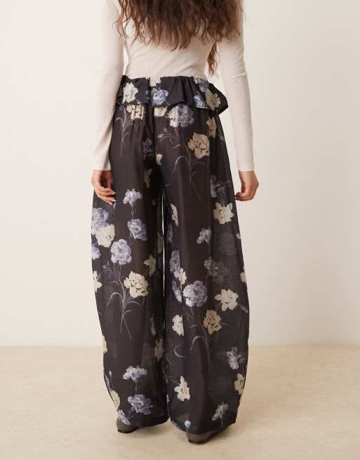 ASOS DESIGN – Ballonhose in Schwarz mit Blumenmuster und Umschlagbund, 4 von 5