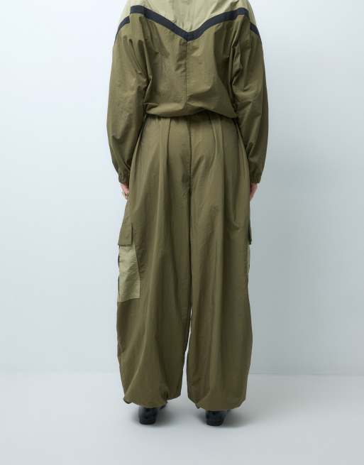 ASOS DESIGN Balloon-Hose mit technischen Details und Oversize-Cargotaschen, 5 von 5