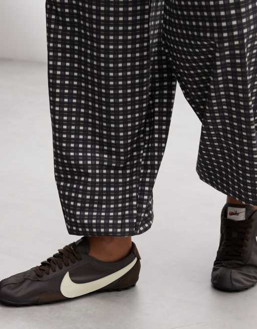 ASOS DESIGN balloon leg co-ord trousers with tie hem in seersucker check, 5 of 5
