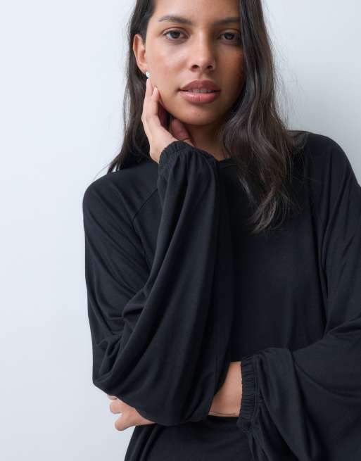 ASOS DESIGN balloon long sleeve sleeve oversized t-shirt in black, 2 of 4