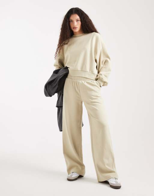 ASOS DESIGN balloon sleeve brushback sweatshirt in olive green, 2 of 4