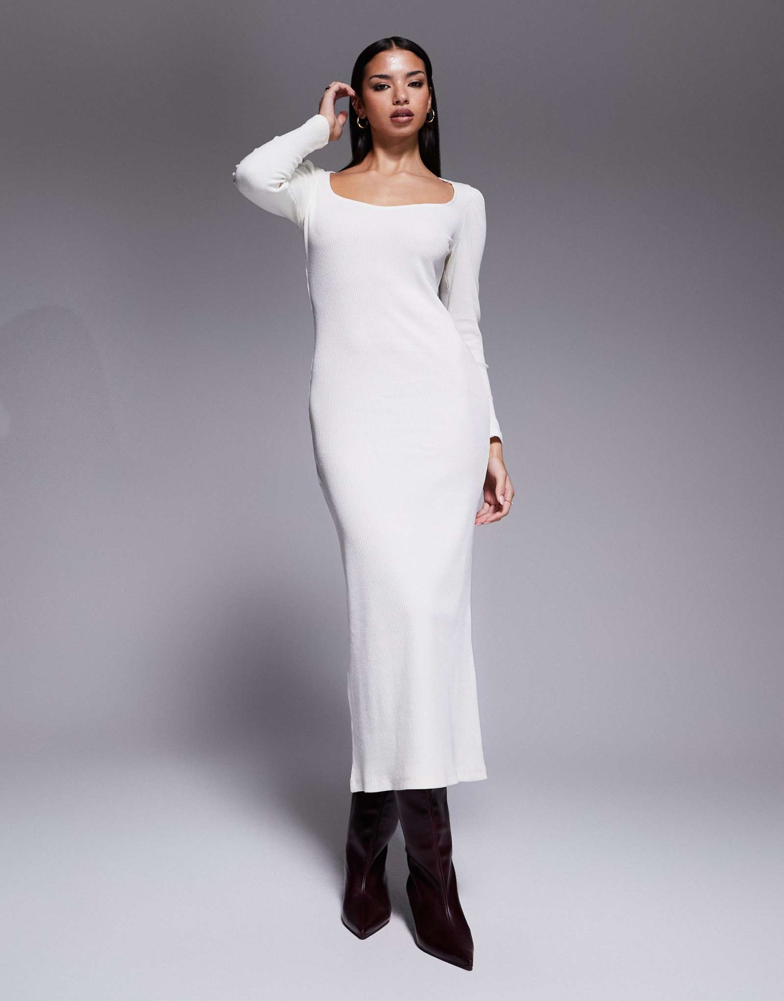 Зимнее белое миди-платье с воздушным шаром и глубоким вырезом от ASOS DESIGN белого цвета