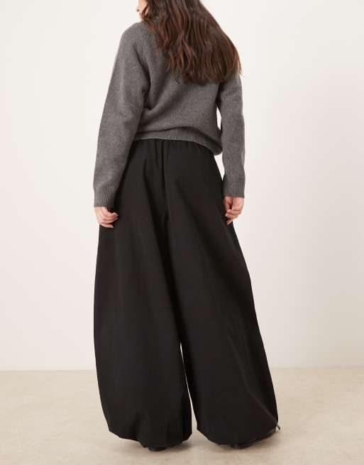 ASOS DESIGN balloon trousers in black, 3 of 5