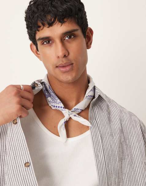 ASOS DESIGN – Bandana in Ecru und Marineblau mit Paisley-Muster - view 1