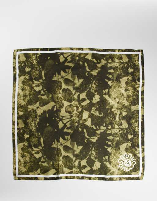 ASOS DESIGN - Bandana in raso verde con stampa mimetica, 2 di 4