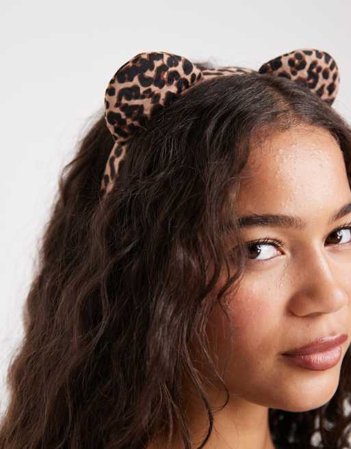 ASOS DESIGN - Bandeau avec oreilles duveteuses à motif léopard - Marron multicolore
